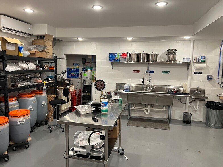 More Photos Of 2118 Bruce Ave, Louisville Restaurant For Sale