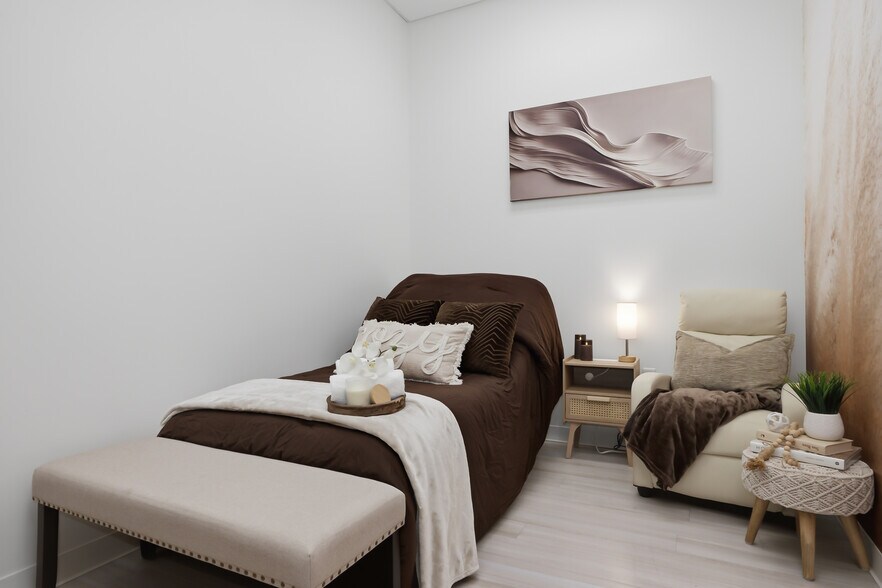 More Photos Of 5864 S Durango Dr, Las Vegas Medical For Sale