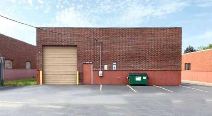 More Photos Of 1533 St Paul Ave, Gurnee Warehouse For Lease