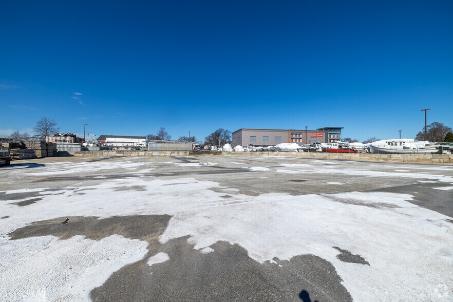 More Photos Of 555 South St, Quincy Land For Lease