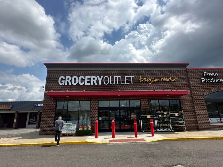 Primary Photo Of 5659-5759 Broadview Rd, Cleveland Unknown For Lease