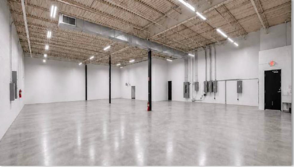 More Photos Of 22 Connor Ln, Deer Park Warehouse For Lease