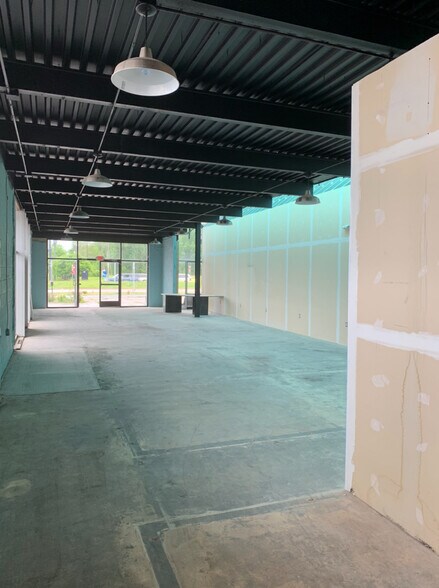 More Photos Of 7700 Telegraph Rd, Taylor Freestanding For Lease