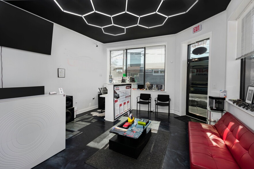 More Photos Of 613-617 Summer St, Lynn Storefront For Sale