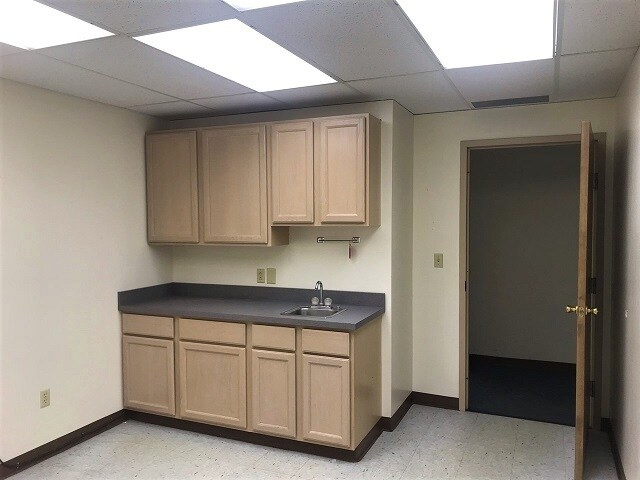 More Photos Of 1332 Woodman Dr, Dayton Medical For Sale