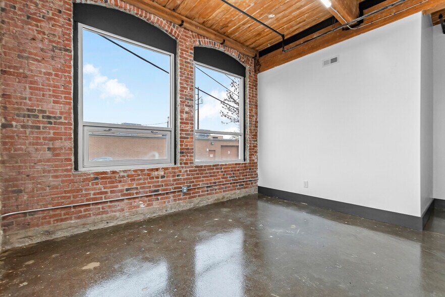 More Photos Of 67 Maplewood St, Malden Office For Lease
