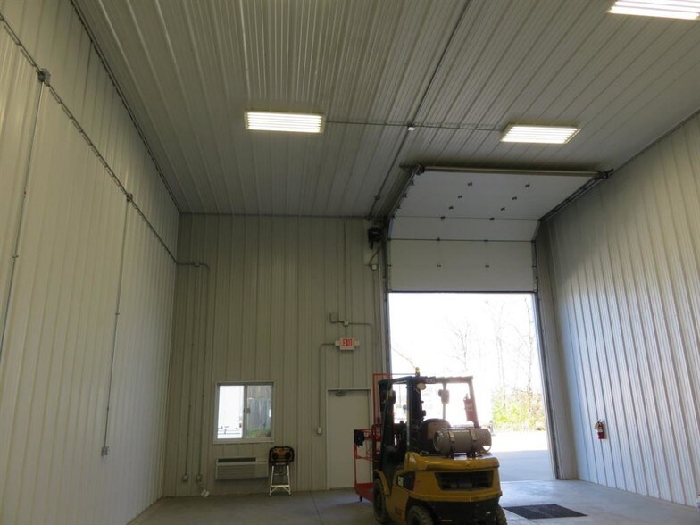 More Photos Of 5960 4th St SW, Cedar Rapids Warehouse For Sale