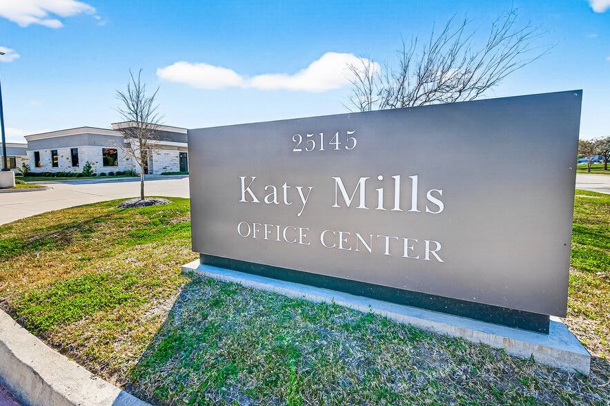 More Photos Of 25145 Star Ln, Katy Office For Sale