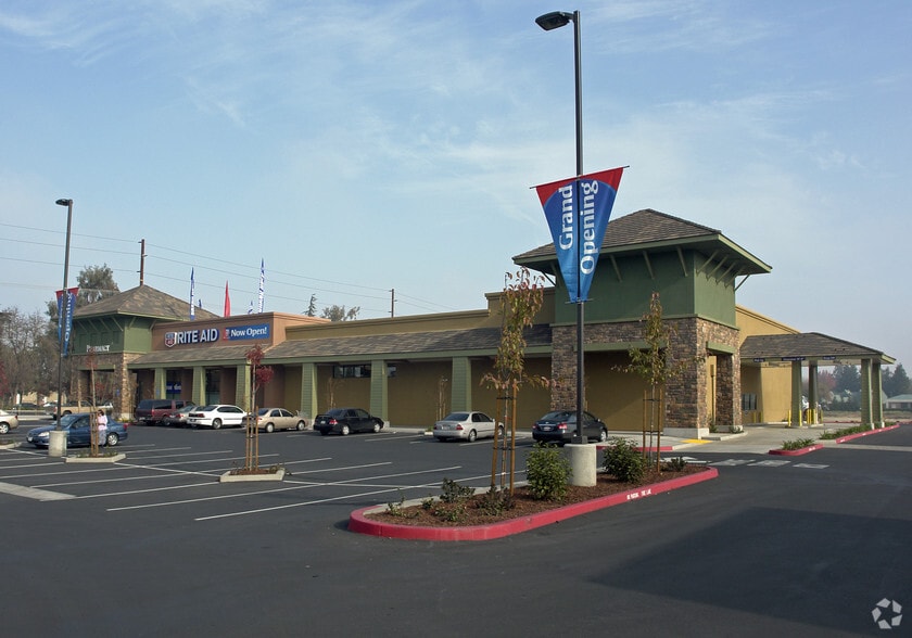 Primary Photo Of 1000 W Monte Vista Ave, Turlock Drugstore For Lease