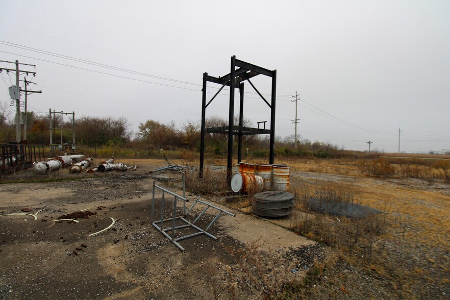 More Photos Of 7350 IL-111, South Roxana Specialty For Sale