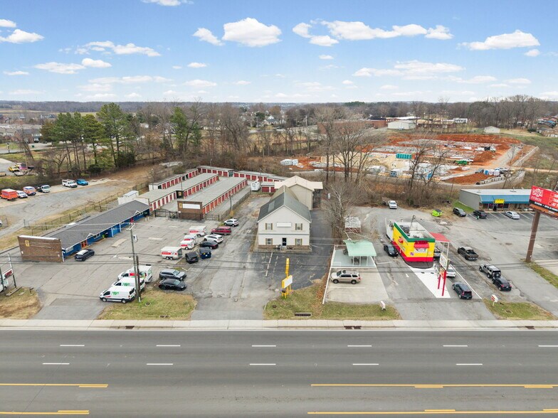 More Photos Of 1959 Fort Campbell Blvd, Clarksville Freestanding For Sale