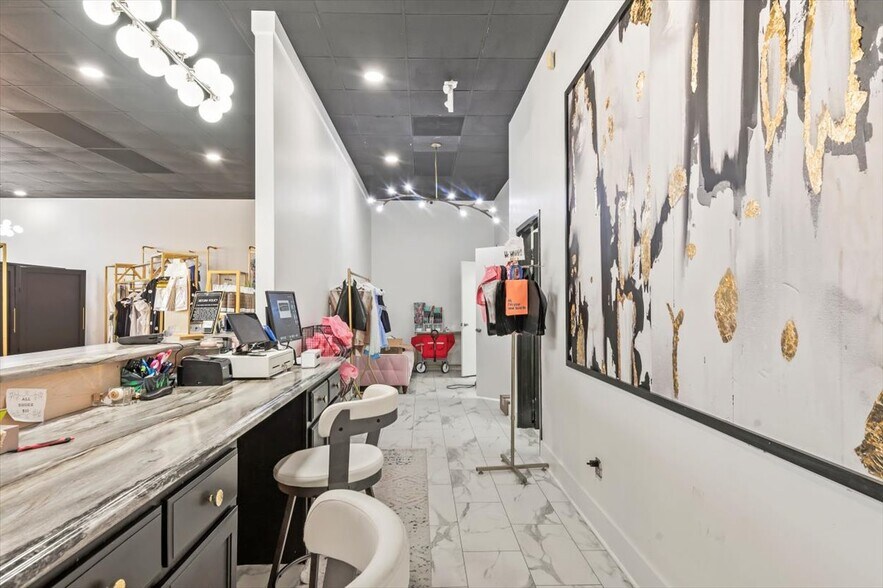 More Photos Of 11743 US Highway 431, Guntersville General Retail For Sale