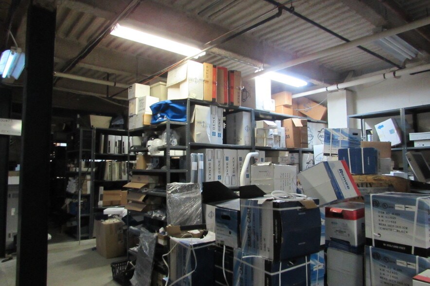More Photos Of 20 Industrial Dr, Middletown Light Manufacturing For Sale