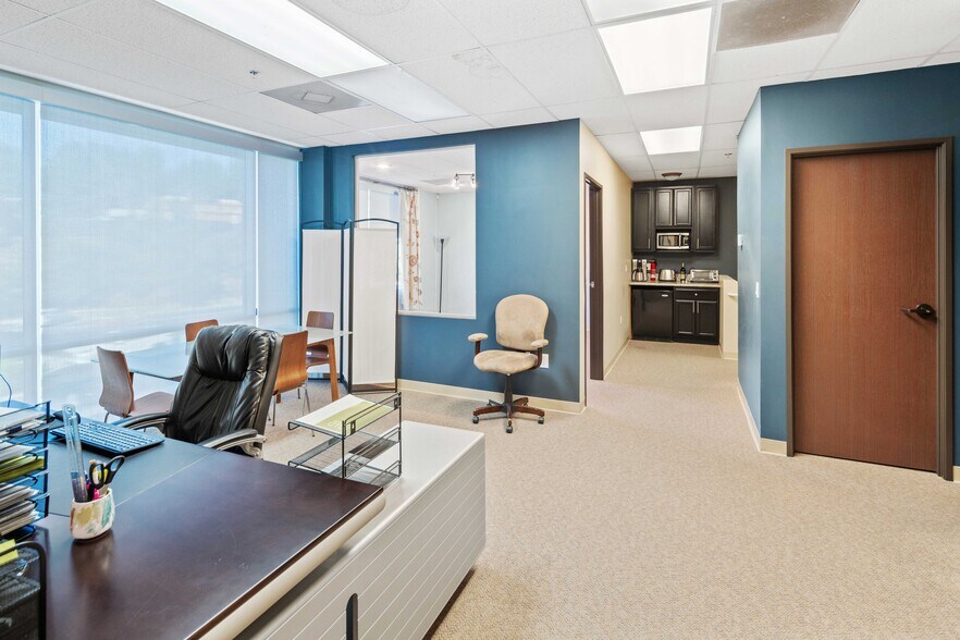 More Photos Of 28534-28536 Constellation Rd, Valencia Warehouse For Sale