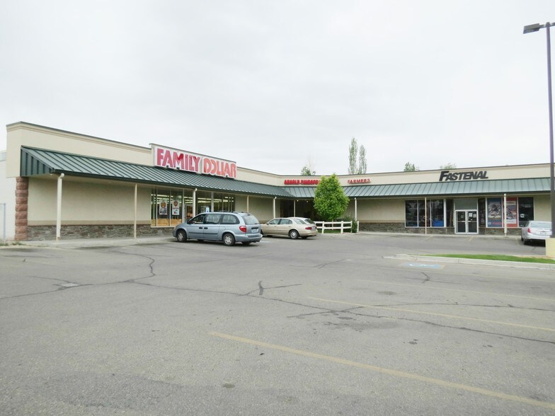 More Photos Of 100-230 Uinta Dr, Green River Storefront For Lease