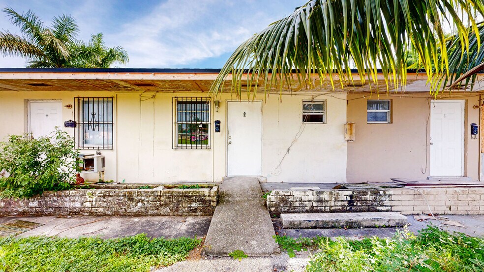 More Photos Of 1478 NW 2nd Ave, Florida City Multifamily For Sale
