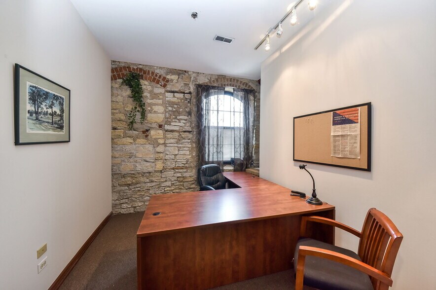 More Photos Of 30 S Shumway Ave, Batavia Office For Sale