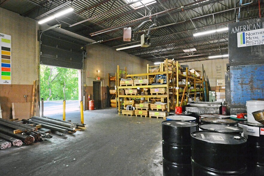 More Photos Of 15 Yorkton Ct, Little Canada Manufacturing For Sale