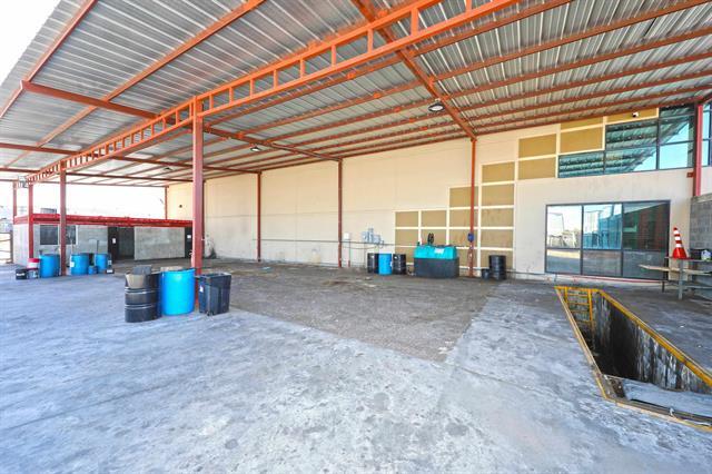 More Photos Of 301 Grand Central Blvd, Laredo Warehouse For Lease