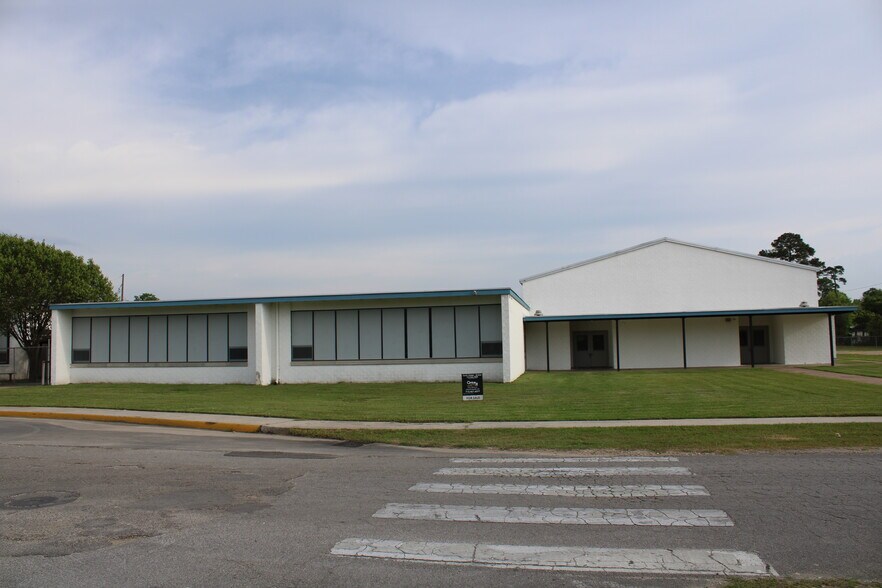 More Photos Of 1900 Pope St, Beaumont Flex For Lease