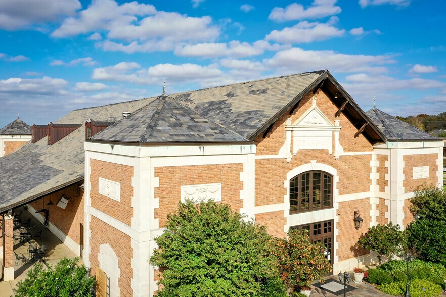 More Photos Of 2000 Champagne Blvd, Grapevine Specialty For Sale