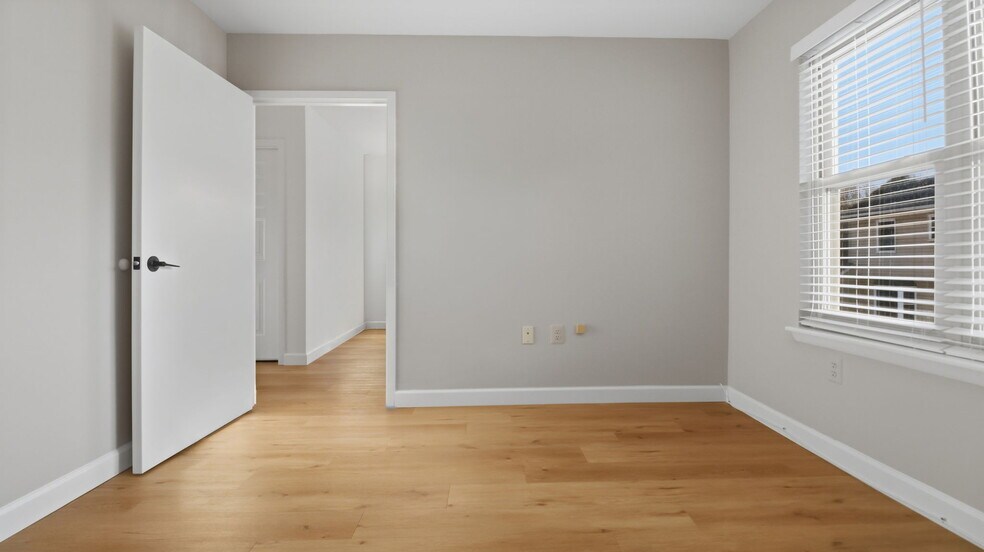 More Photos Of 15300-15404 Spencerville Ct, Burtonsville Medical For Sale