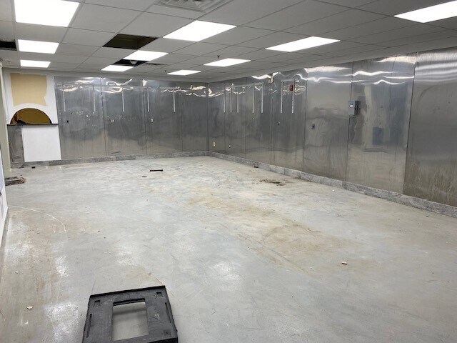 More Photos Of 323 Main St, Saugus Storefront For Lease