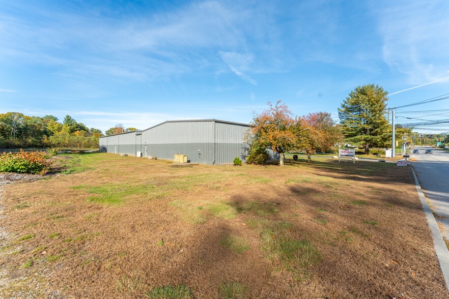 More Photos Of 429 Lake Rd, Killingly Warehouse For Sale