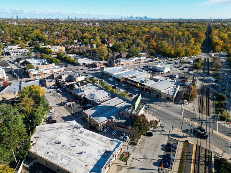 More Photos Of 5400-5406 W Devon Ave, Chicago Storefront Retail Office For Lease