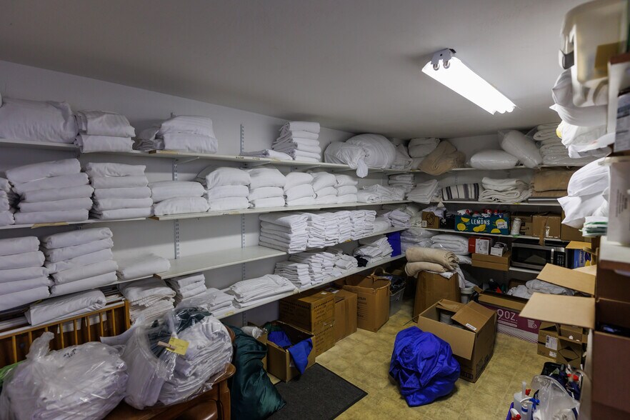 More Photos Of 6269 Wi-57, Sturgeon Bay Hotel For Sale