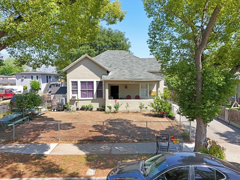 More Photos Of 826 N Summit Ave, Pasadena Multifamily For Sale