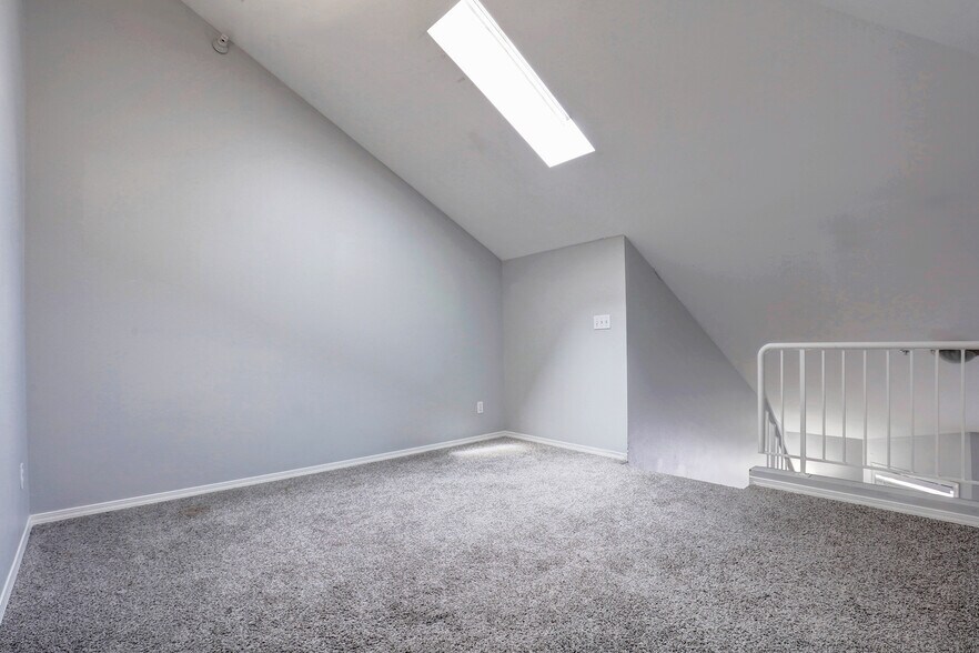 More Photos Of 701-711 E Pike St, Seattle Apartments For Sale