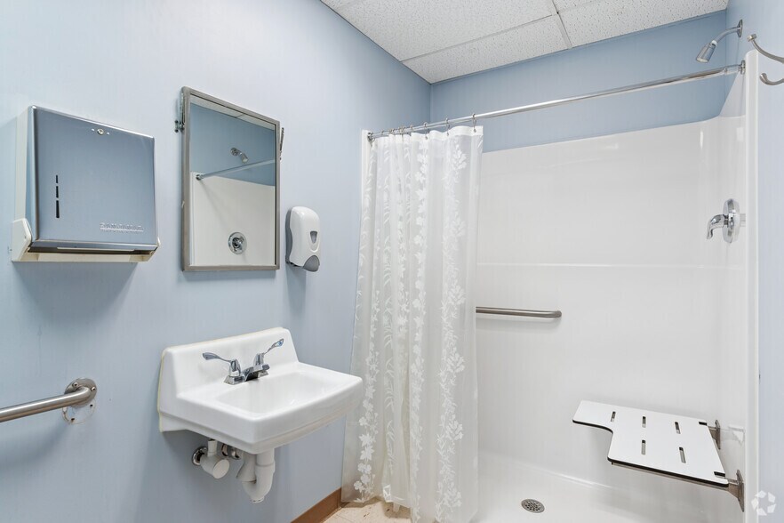 More Photos Of 1569 Medical Dr, Pottstown Office For Sale
