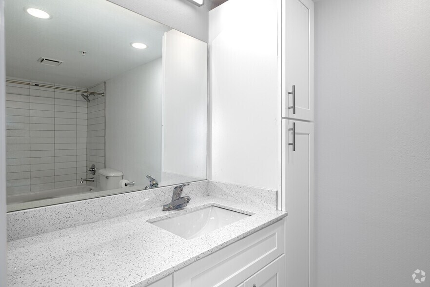 More Photos Of 6029 W Irlo Bronson Memorial Hwy, Kissimmee Apartments For Lease