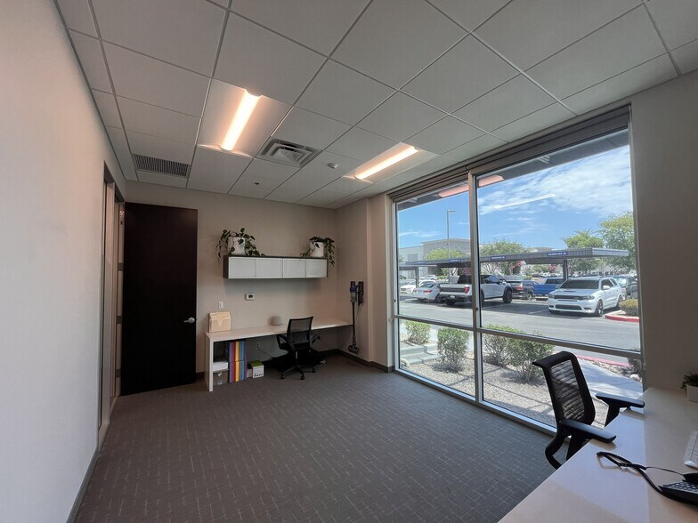 More Photos Of 2425 S Stearman Dr, Chandler Office For Lease