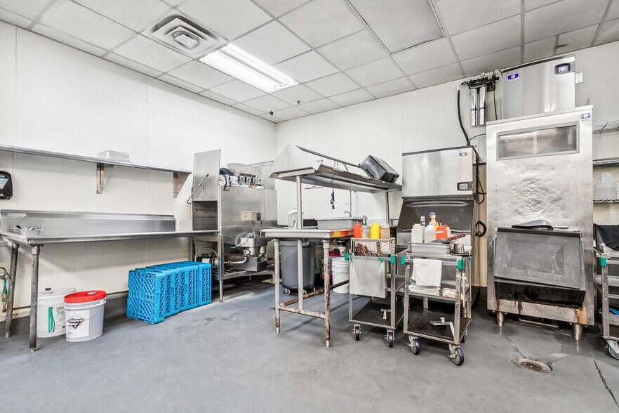 More Photos Of 629 N Highway 190, Covington Restaurant For Sale