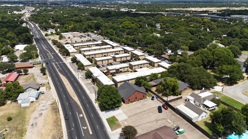 More Photos Of 3640 W Waco Dr, Waco Office For Sale