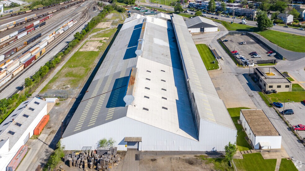 More Photos Of 1200 E Patapsco Ave, Baltimore Warehouse For Lease