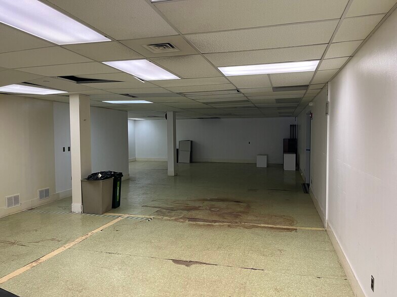 More Photos Of 508 N Detroit St, Warsaw Manufacturing For Sale