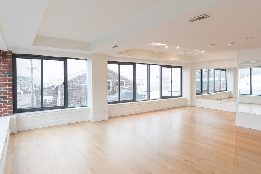 More Photos Of 58 Merrimac St, Newburyport Office Residential For Lease