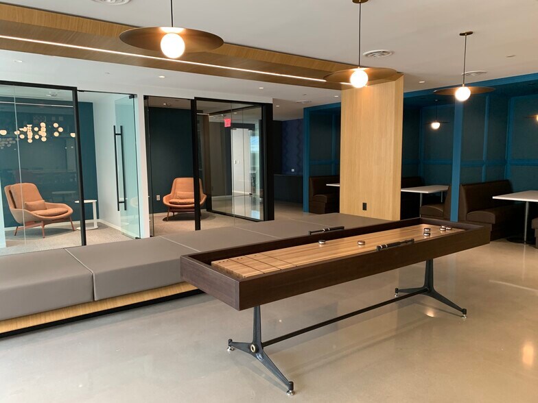 More Photos Of 4200 Wilson Blvd, Arlington Office For Lease