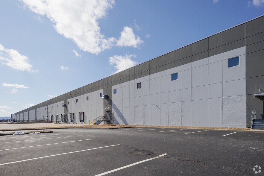 More Photos Of 108 Route 17K, Newburgh Warehouse For Lease