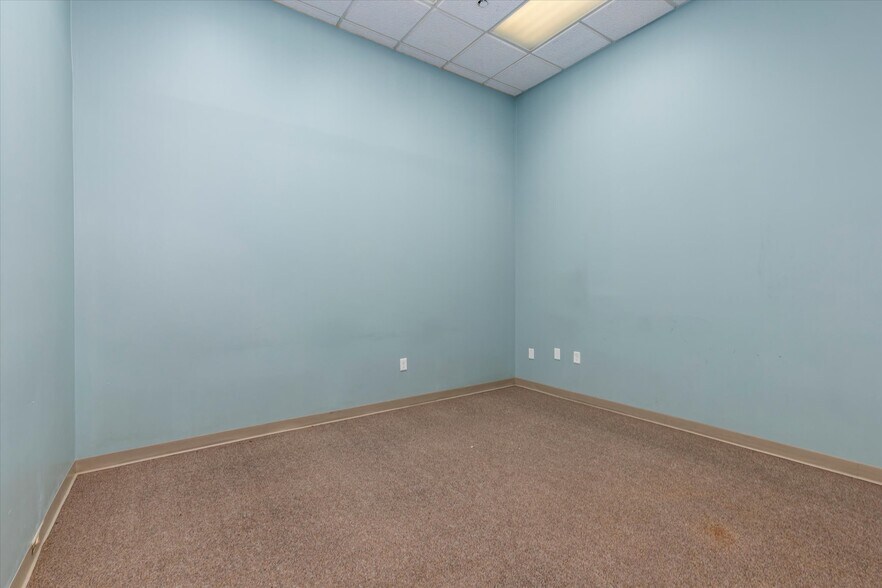 More Photos Of 308 Main St, Fort Lee Office For Lease