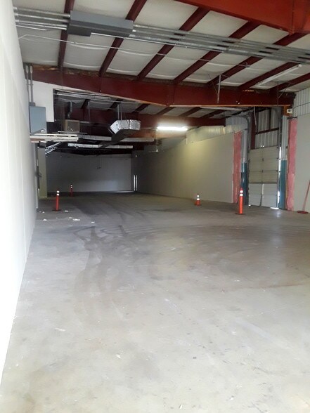 More Photos Of 1310 S Commerce St, Harlingen Office For Sale