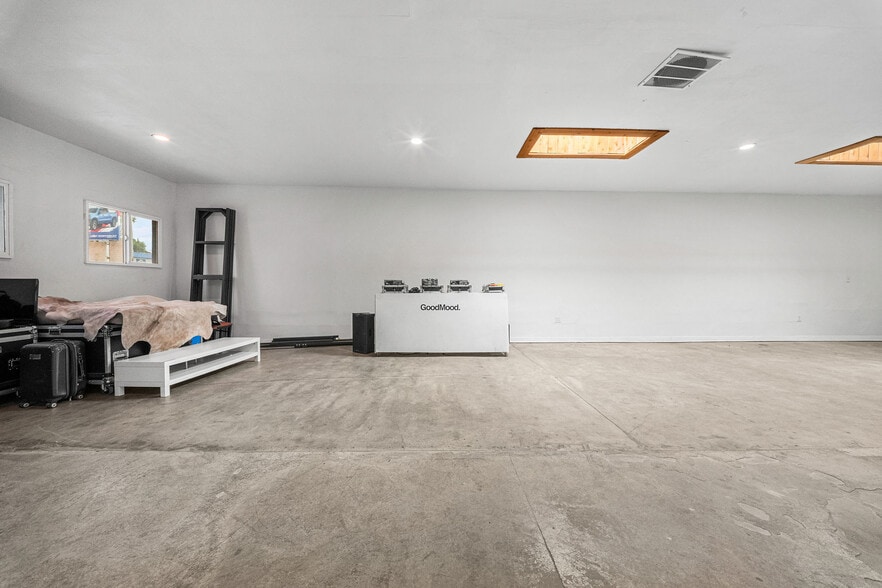 More Photos Of 5254 Alhambra Ave, Los Angeles Distribution For Sale