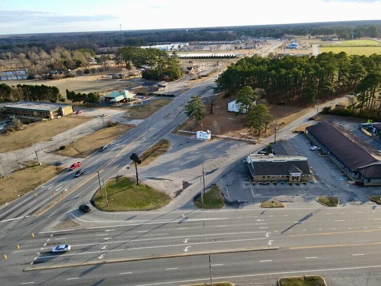 More Photos Of 101 W Boulevard, Williamston Specialty For Sale