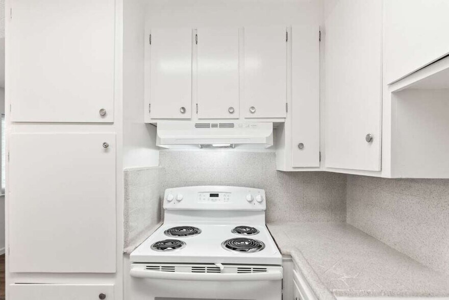 More Photos Of 256 La Pala Dr, San Jose Apartments For Sale
