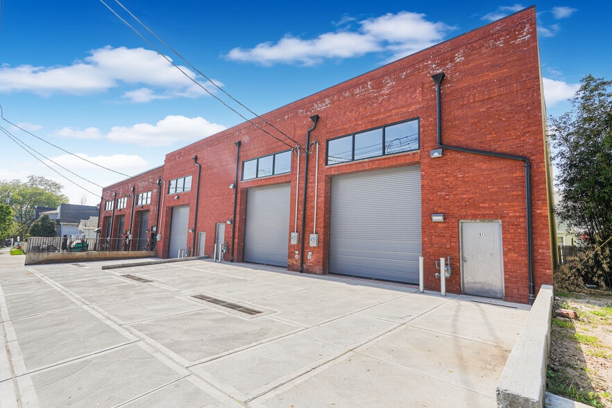 More Photos Of 155 Fillmore St, Staten Island Warehouse For Lease