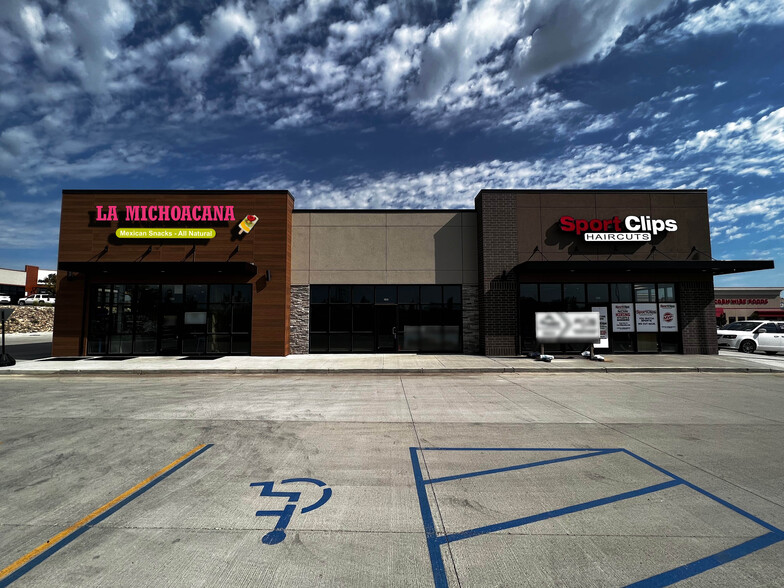 Primary Photo Of 820 43rd Ave NE, Bismarck General Retail For Lease