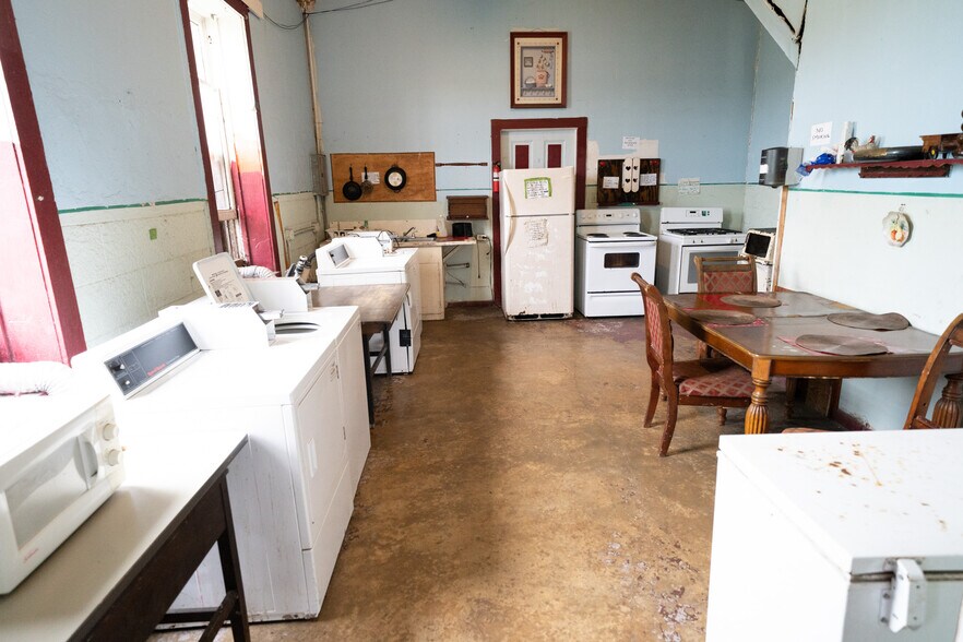 601 E Avenue A, Robstown, TX 78380 Hotel For Sale